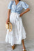 Falda blanca de estilo ibicenco lucida por una joven en verano