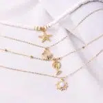Colgantes de un collar ibicenco para la playa