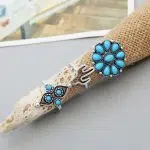 Anillos boho chic de zinc en una vitrina