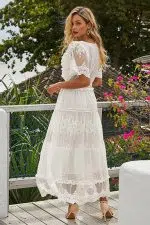 Vestido ibicenco con encajes de estilo boho chic
