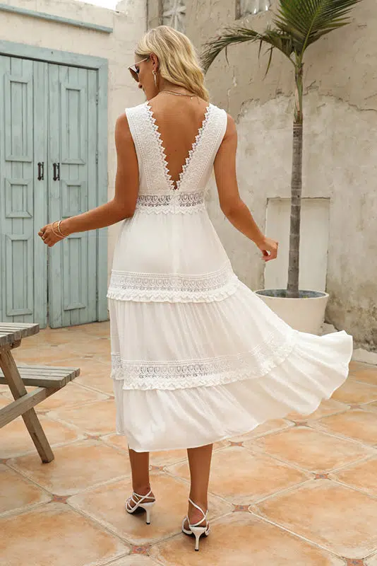 Vista de trasera de un vestido ibicenco con volantes